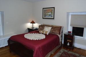 Renta Vacacional - Historic-esque House Modernized