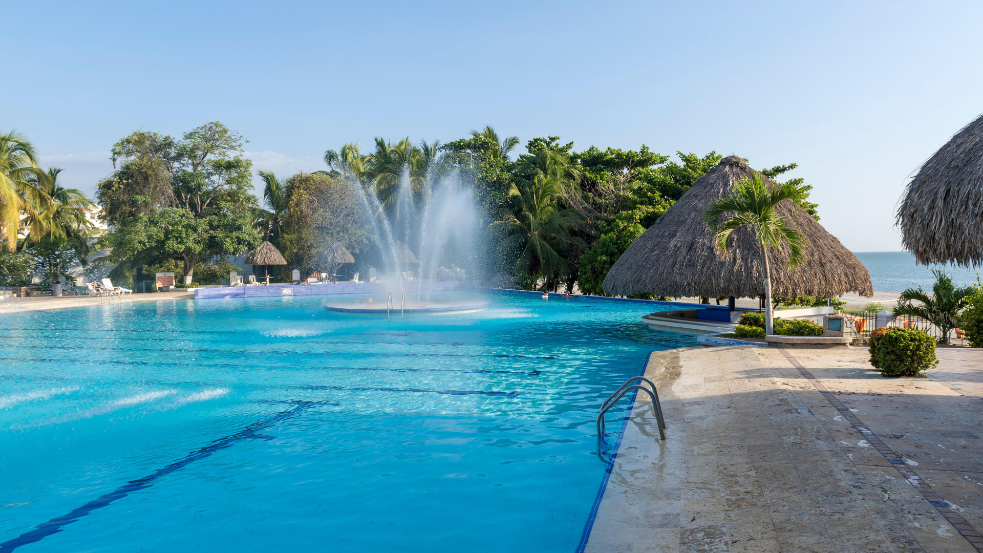 Vista Piscina GHL Relax Hotel Costa Azul