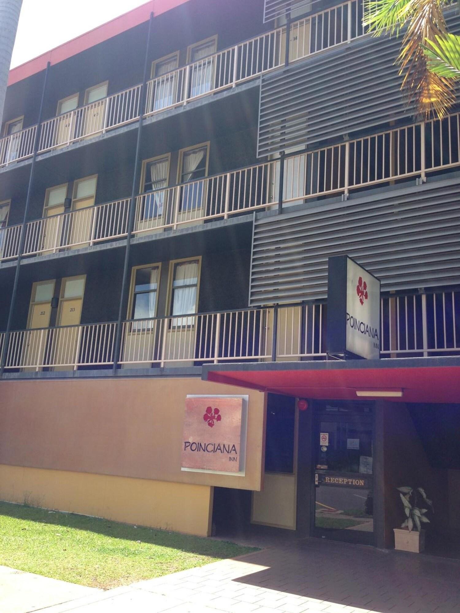 Vista Exterior Darwin Poinciana Inn