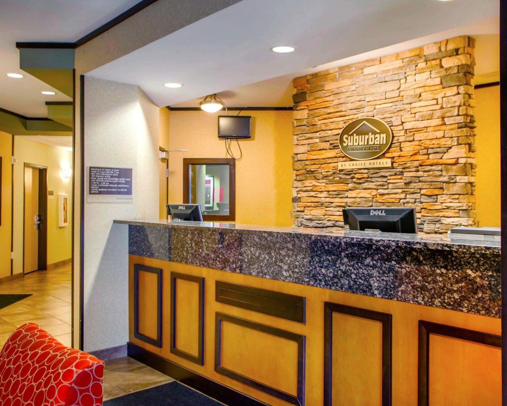 Varios Suburban Studios Cedar Falls