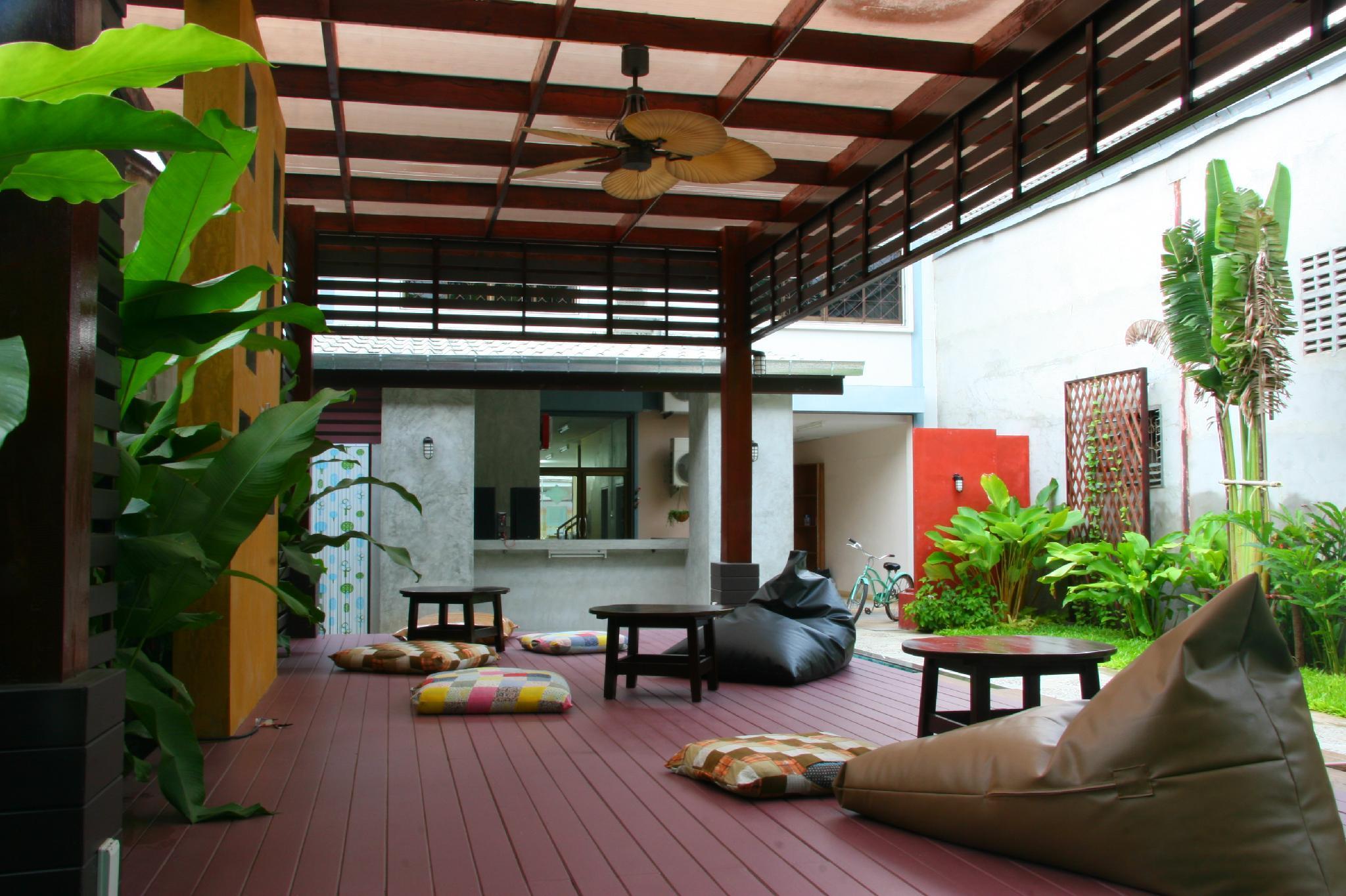 Vista Exterior Baan Ma Feung Guest House