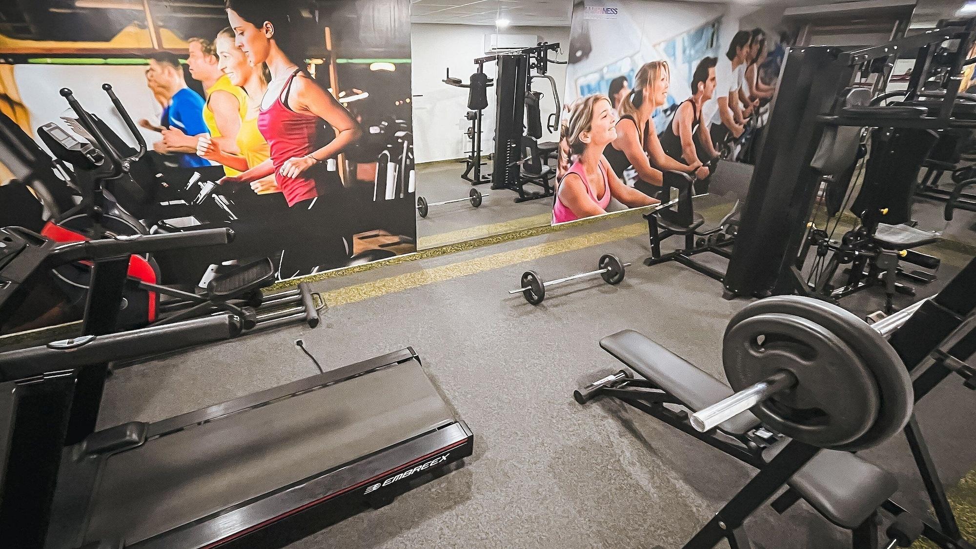 Gimnasio Flat com piscina a 50m da praia