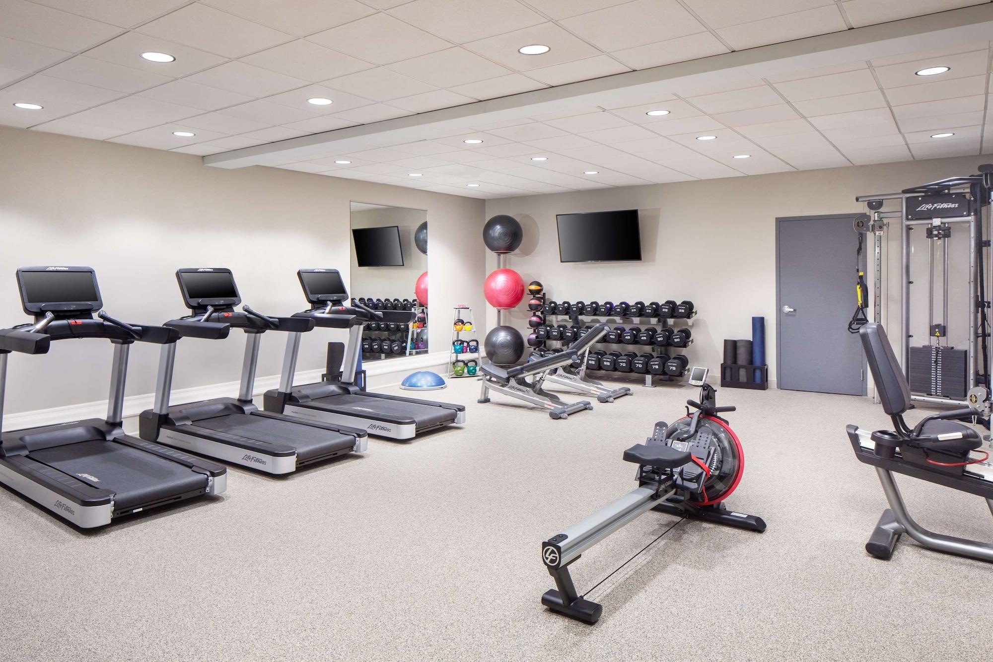 Gimnasio DoubleTree by Hilton Ann Arbor North