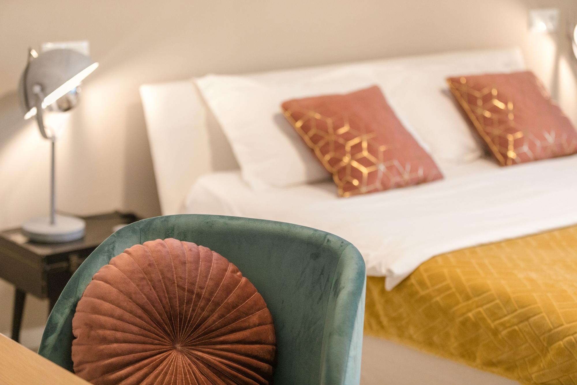 Varios Aria Prestige Boutique