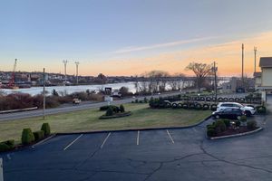 Alojamiento - Orbits Inn