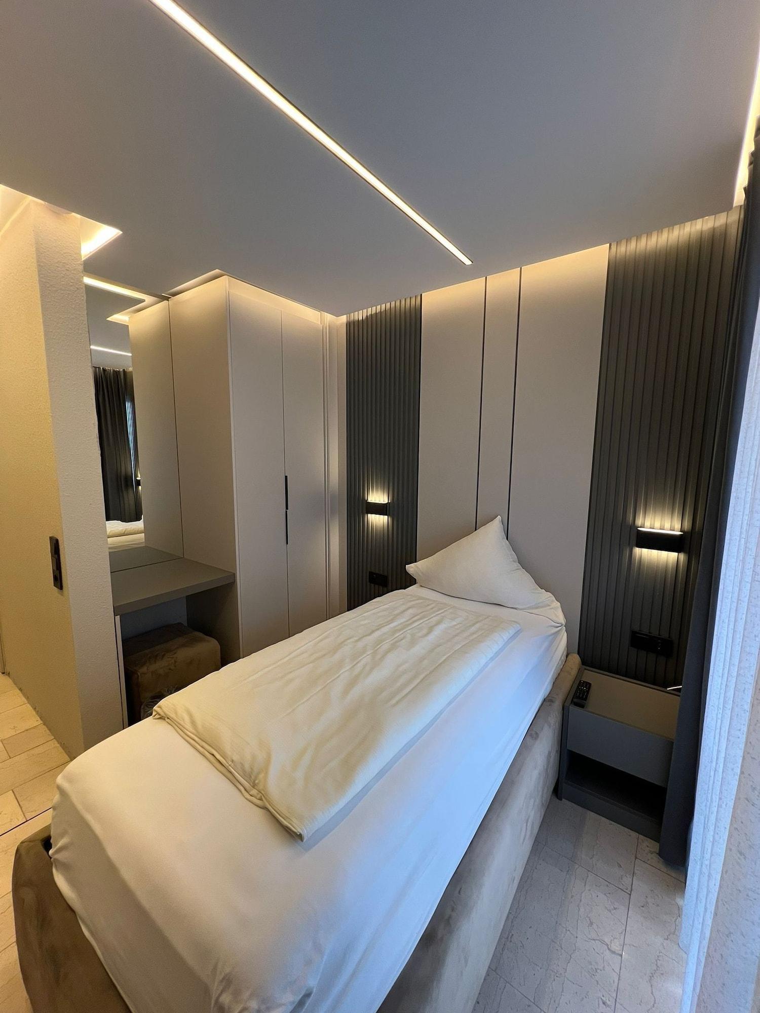 Varios Hotel Hafez