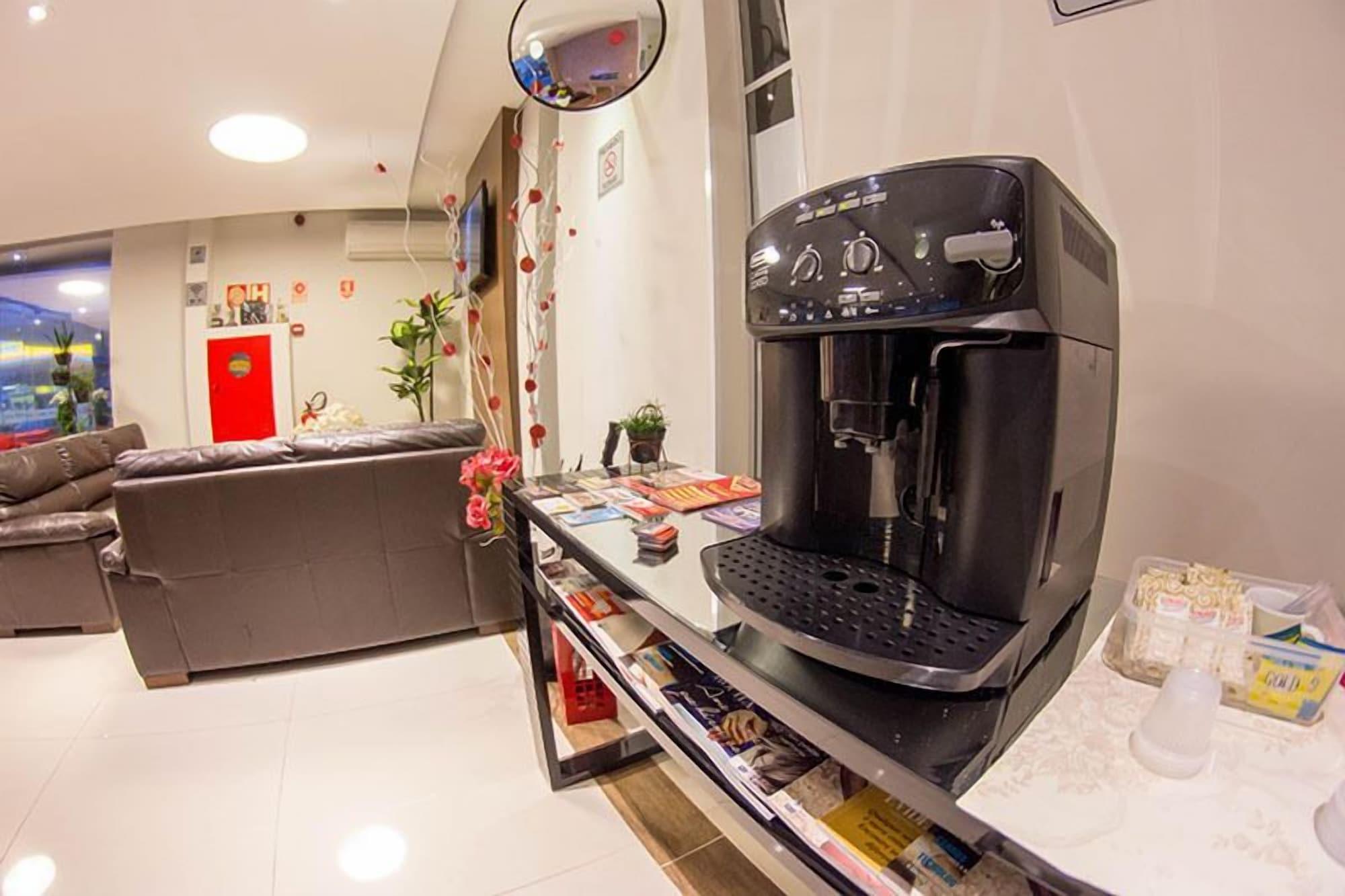 Bar/Salón Hotel Toyo Inn