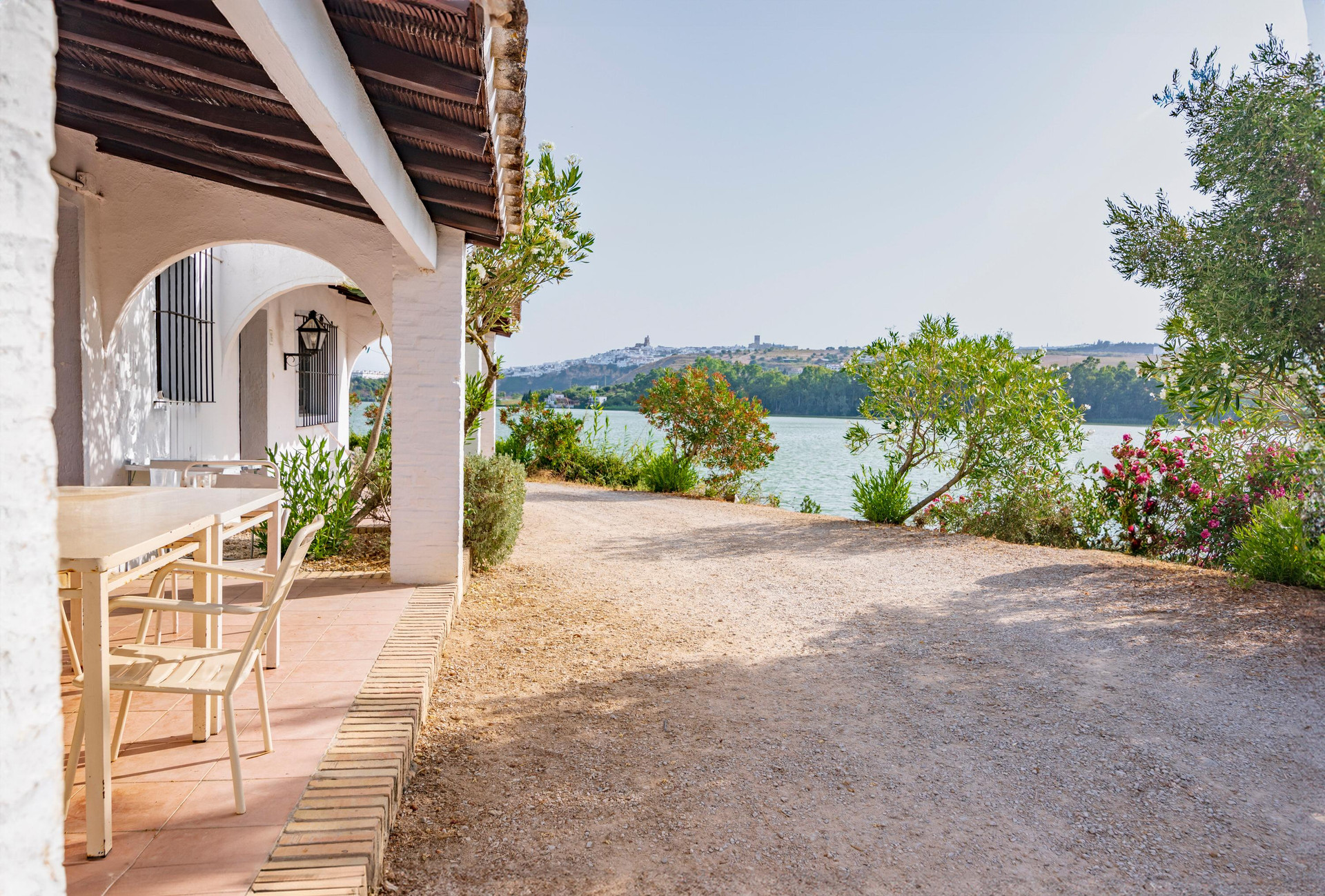 Vista Lobby La Molinera Bungalows