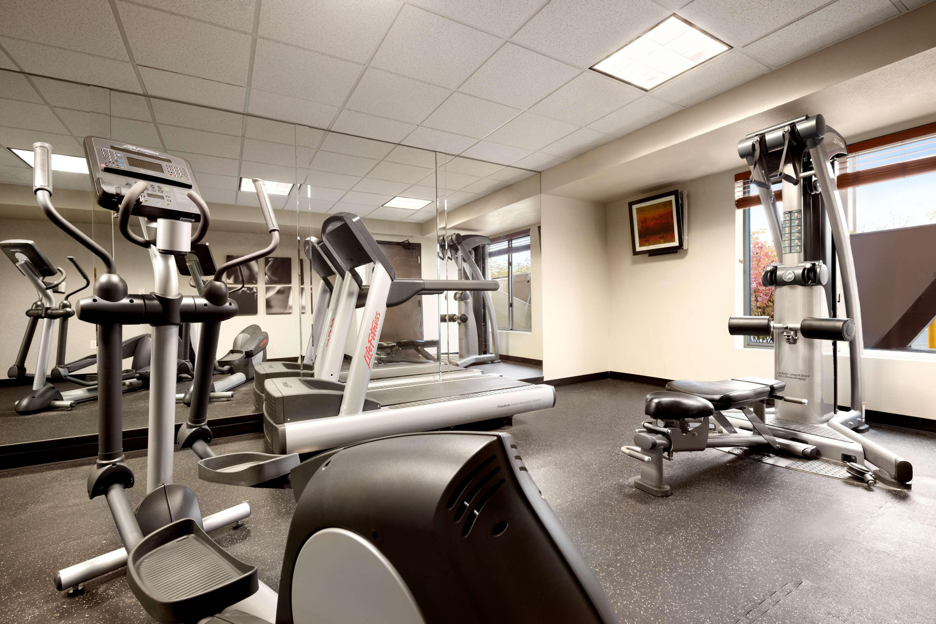 Gimnasio Country Inn & Suites by Radisson, Dearborn, MI