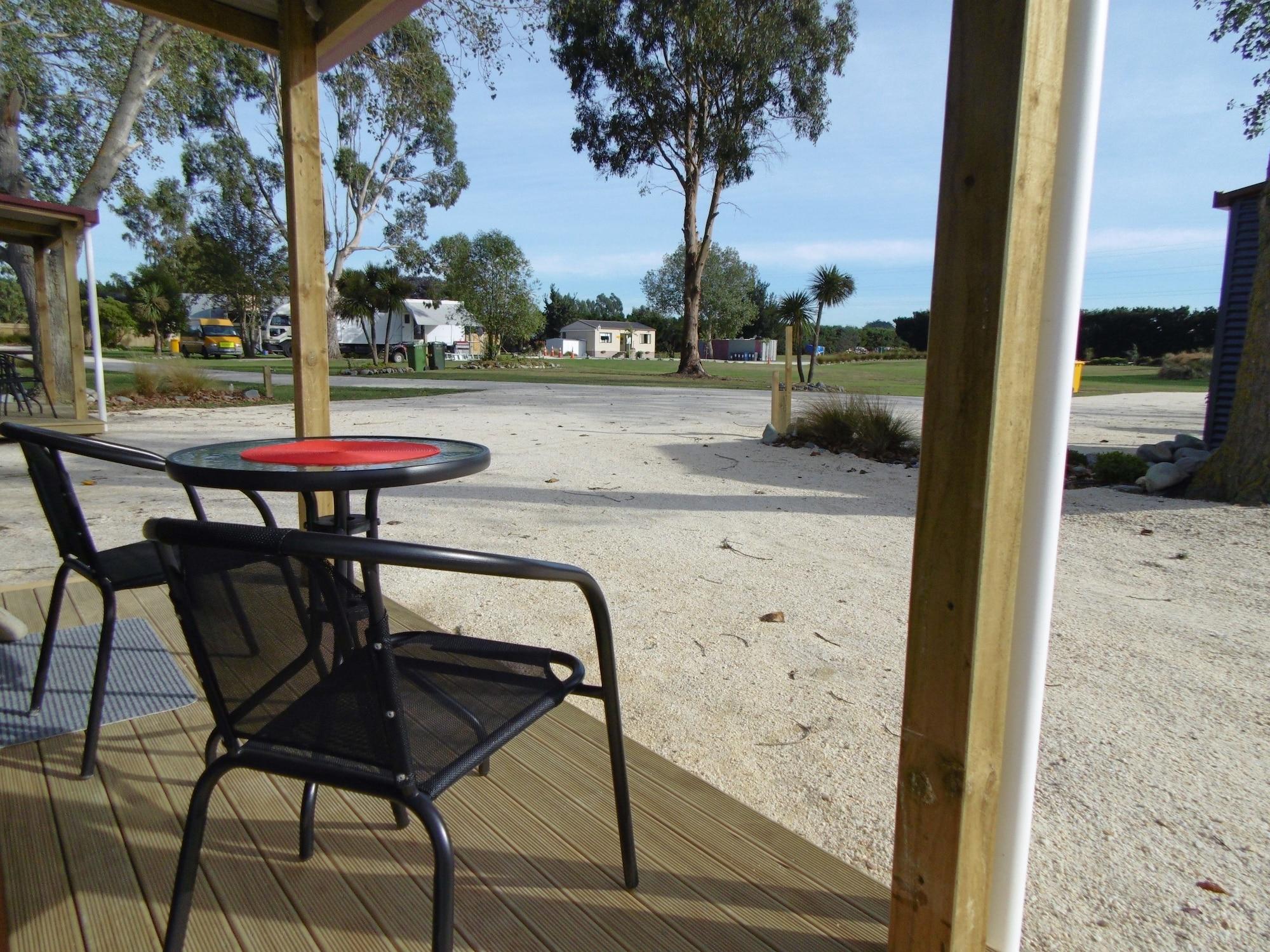 Varios Glenavys Waitaki River Motor Camp - Caravan Park