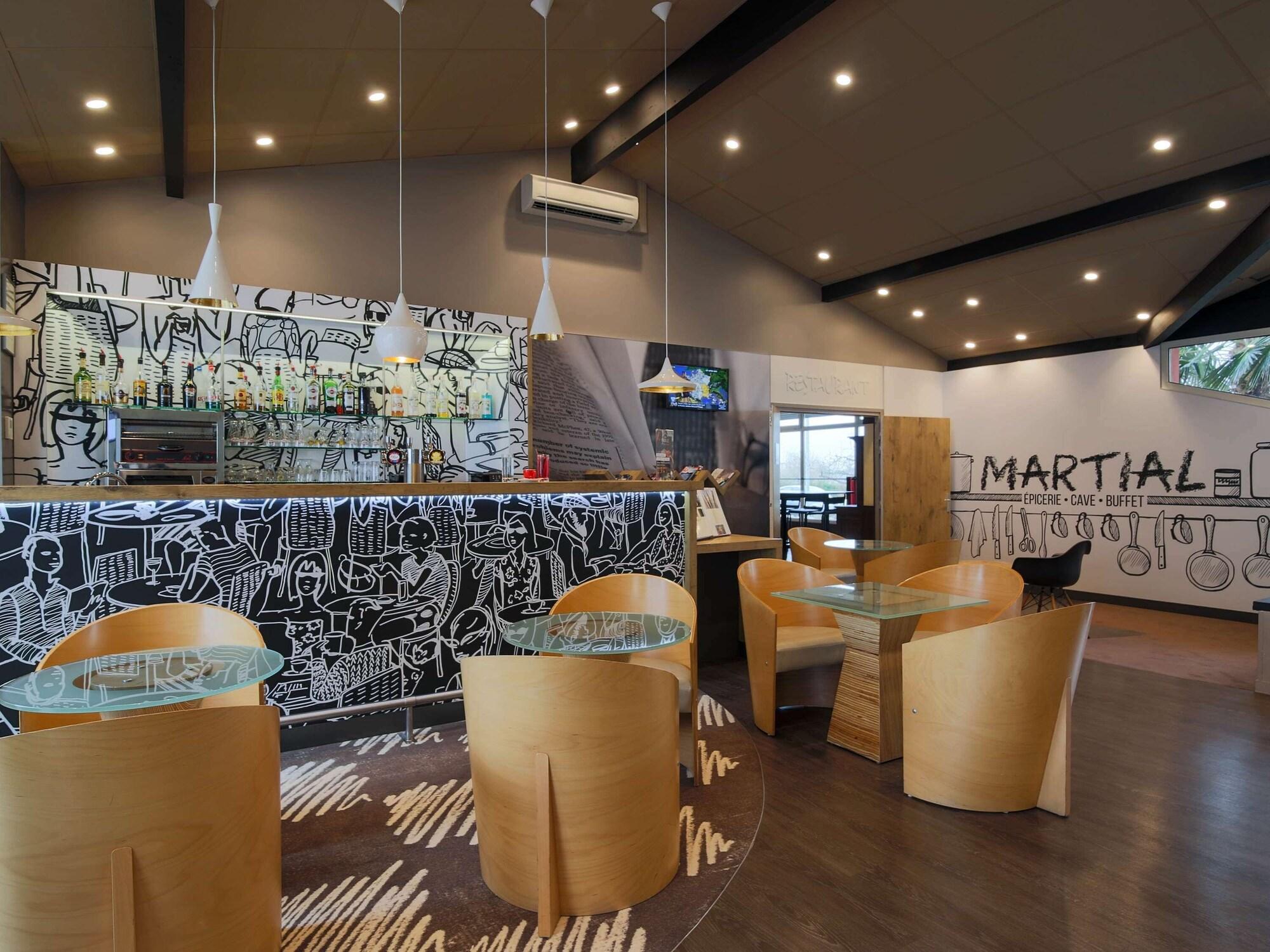 Bar/Salón Hôtel ibis Montauban