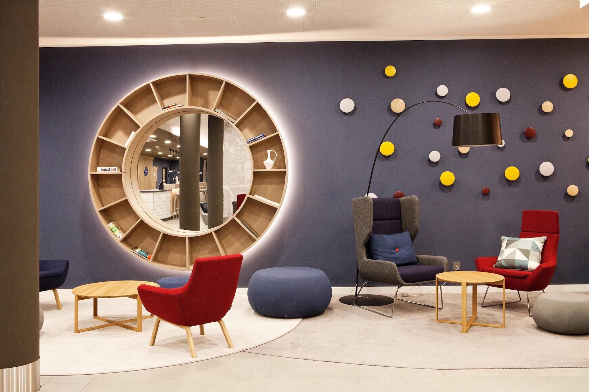 Vista Lobby Holiday Inn Express Munich Olching by IHG