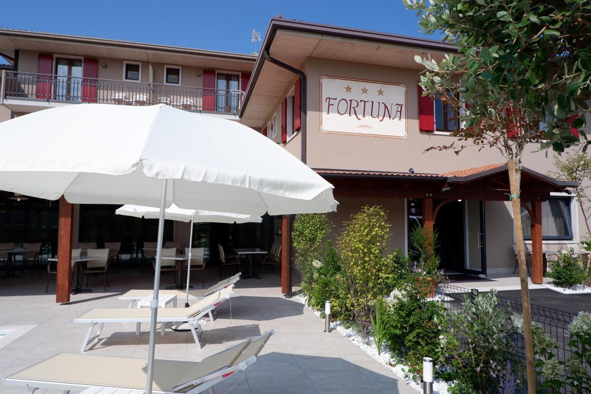 Vista Exterior Hotel Fortuna B&B