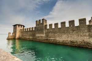 Actividad - Lago de Garda y Verona: crucero privado por Sirmione y parada en el mirador