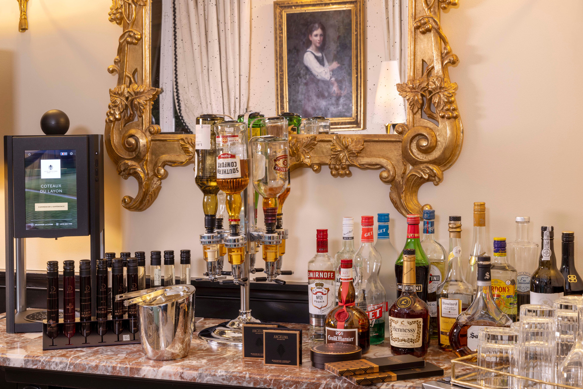 Bar/Salón West End Hotel