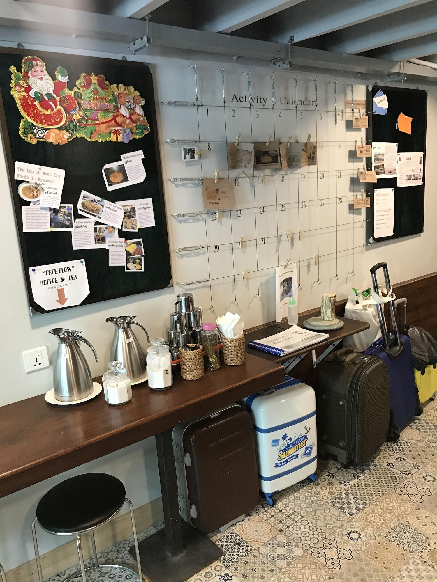 Bar/Salón BaobaBed Hostel Chinatown, Yangon