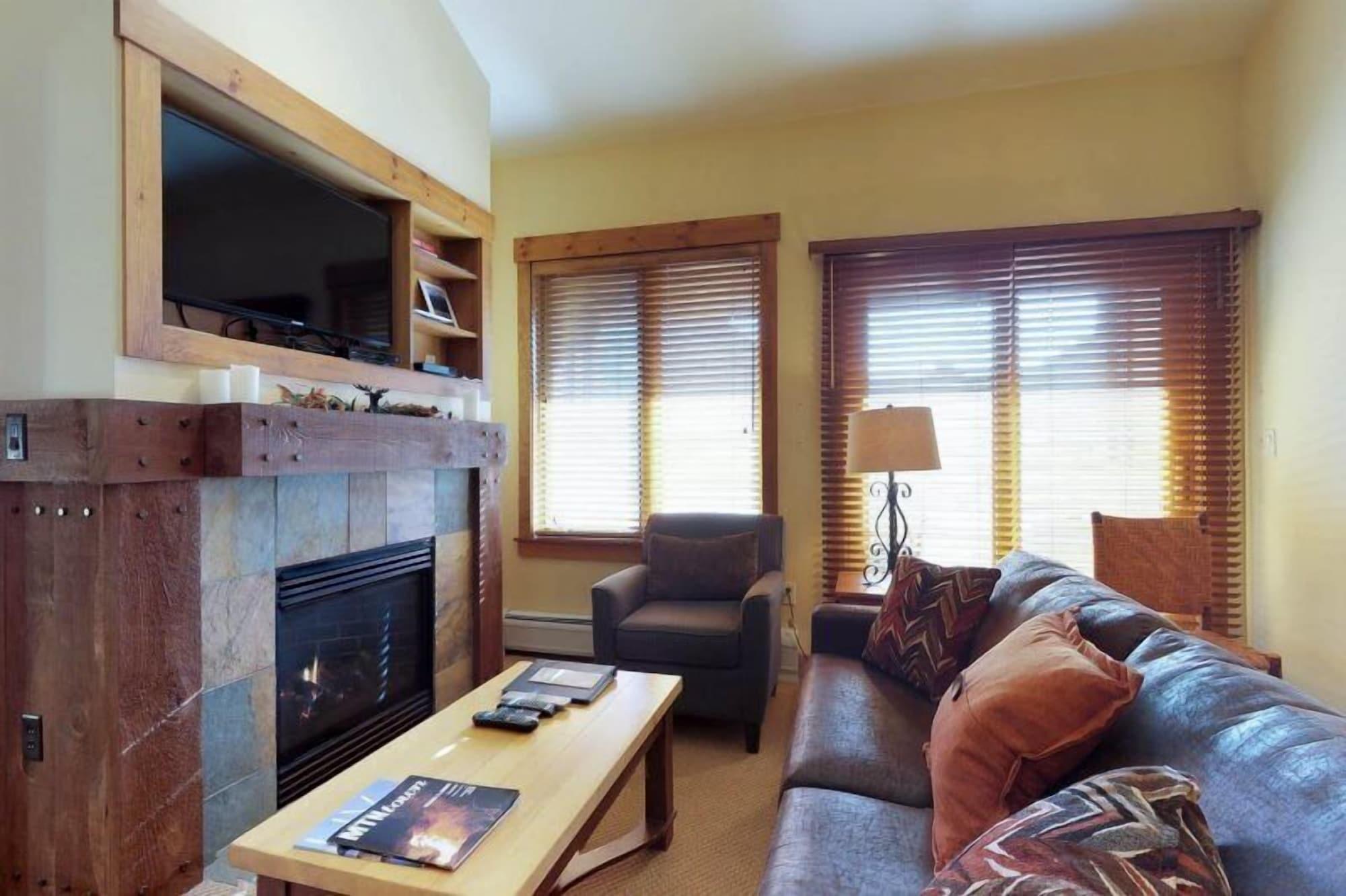 Vista Exterior 2 Bedroom Colorado Vacation Rental situated in River Run Village Steps from the Summit Express Gondola