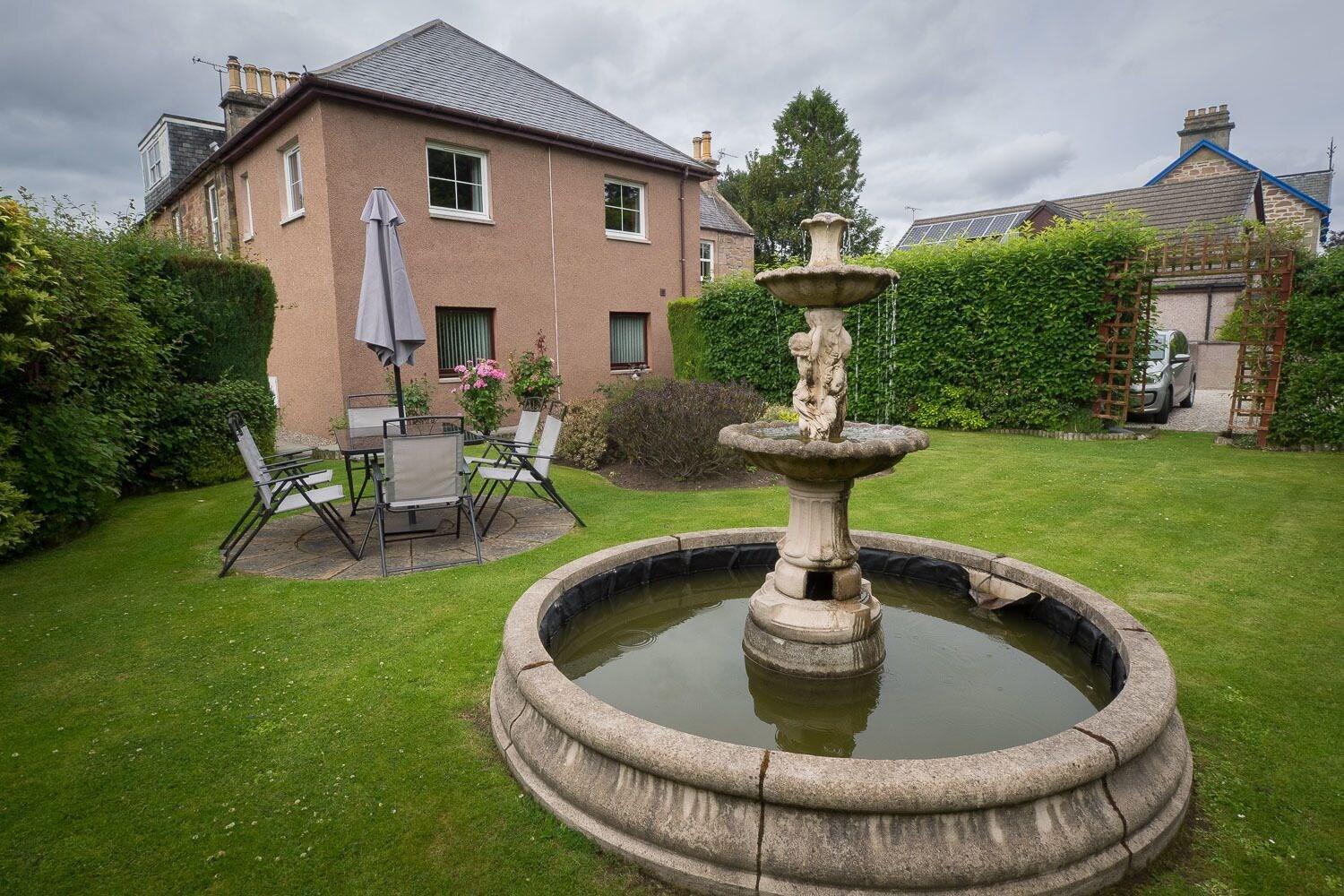 Varios Dionard Guest House