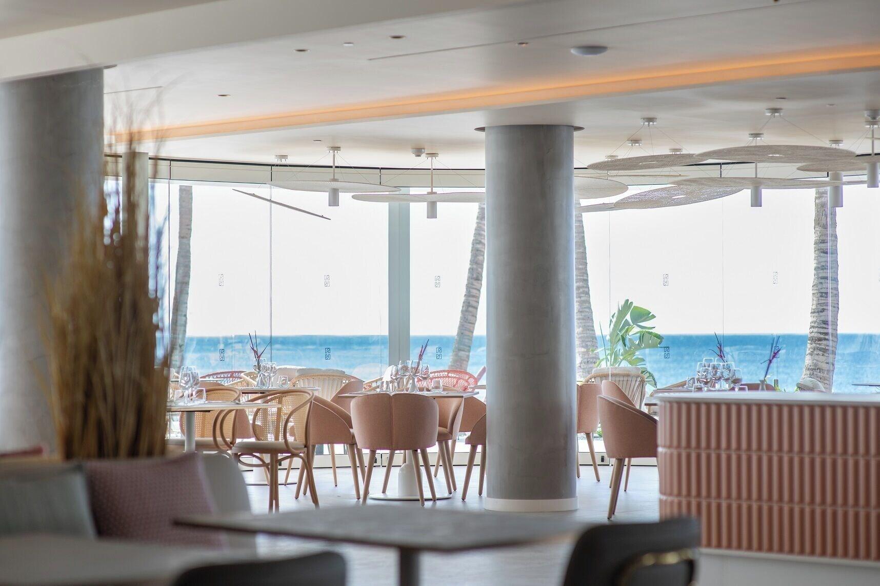 Restaurant Plus Fariones Suite Hotel