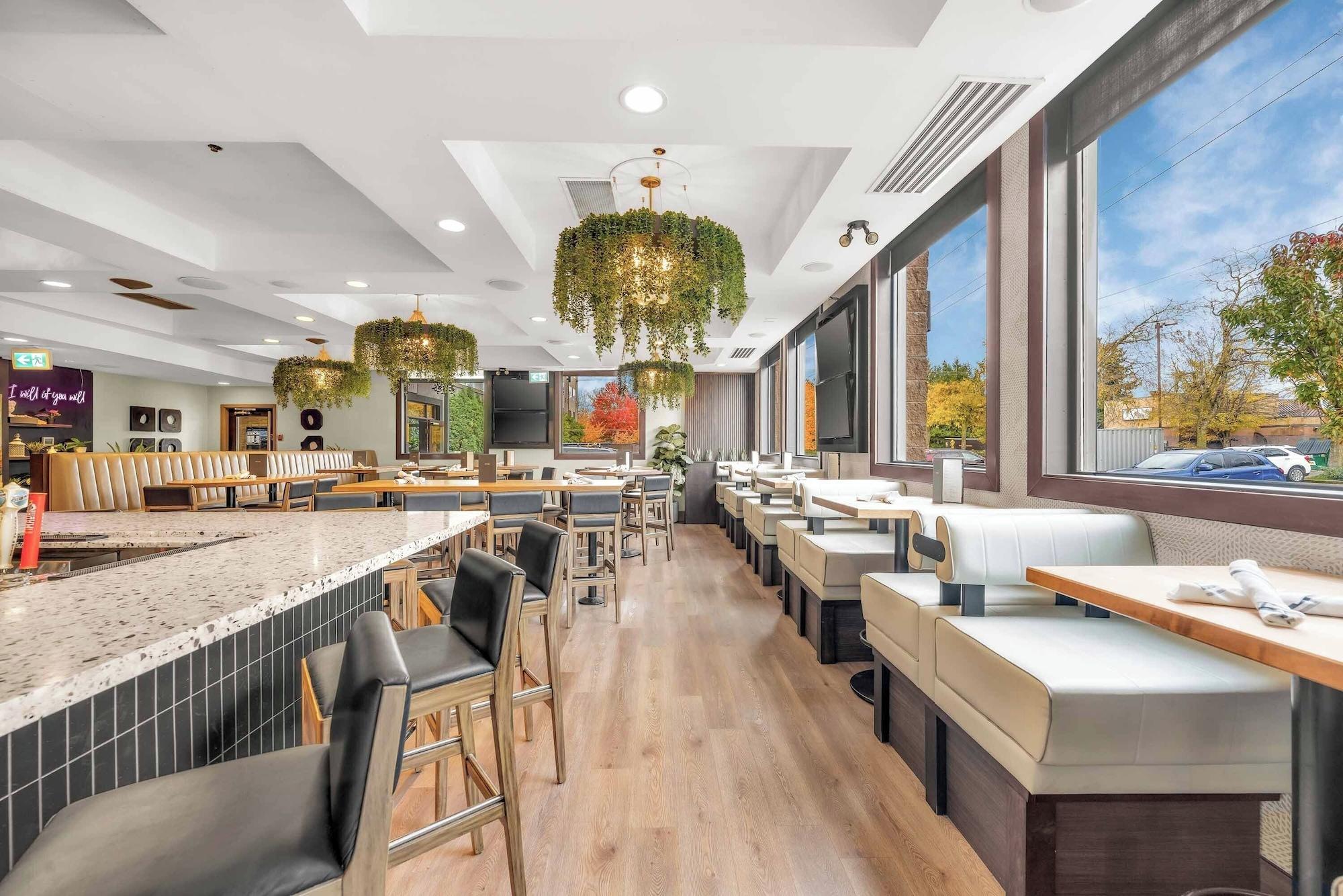 Restaurant Sandman Hotel Vancouver Airport