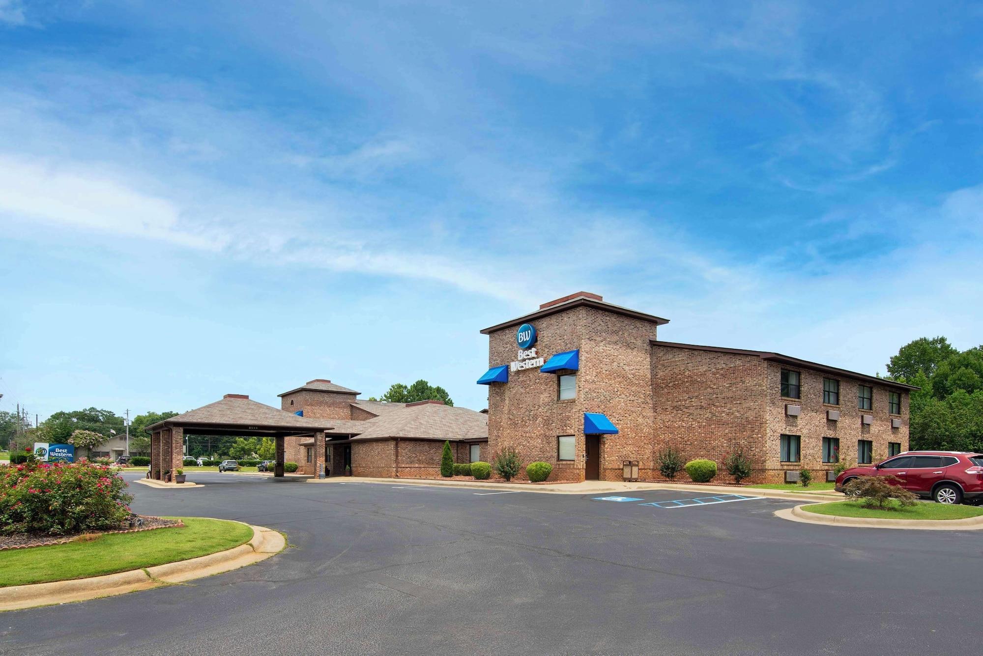 Vista Exterior Best Western Auburn/Opelika Inn