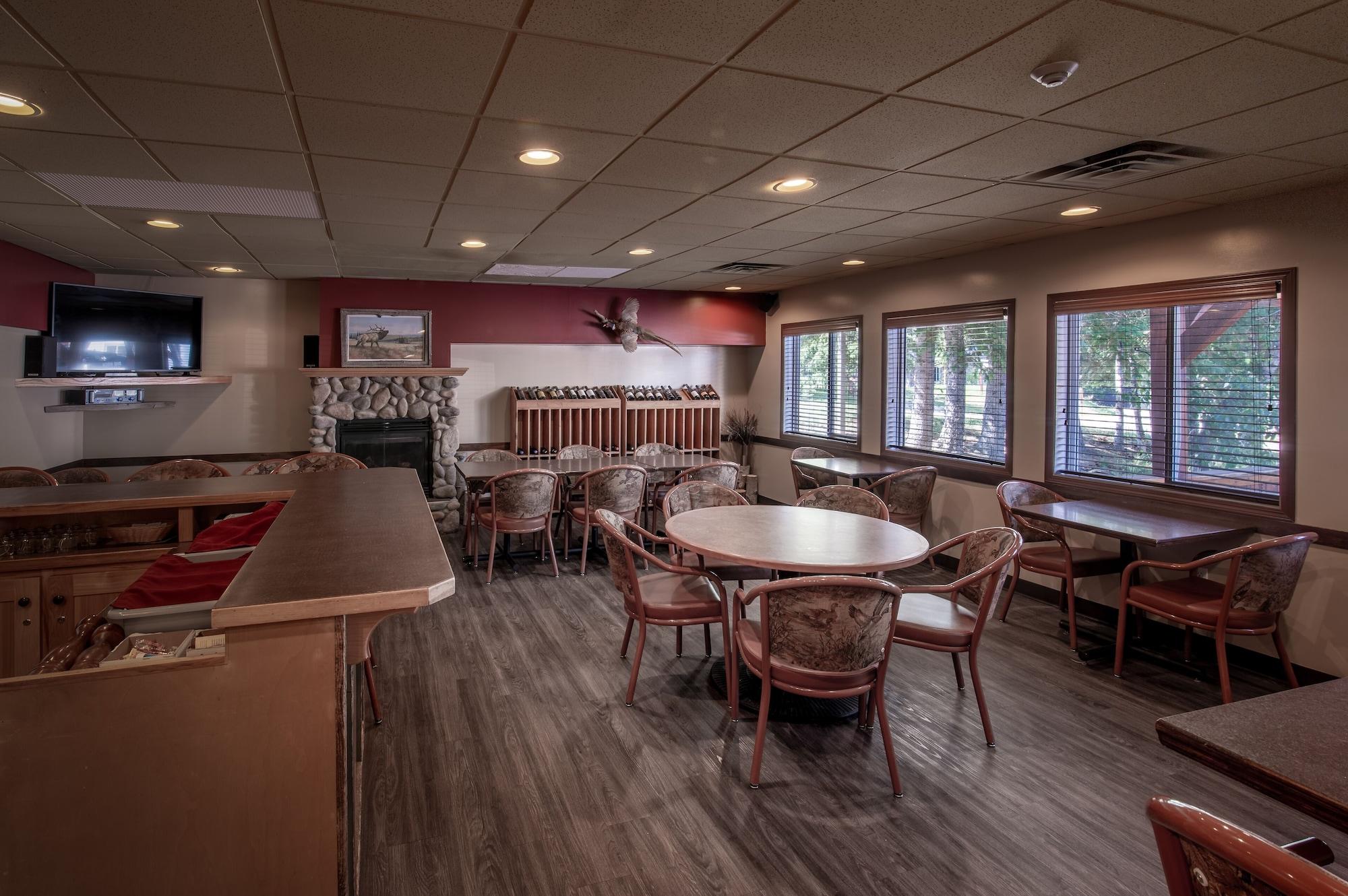 Restaurant Elkwater Lake Lodge