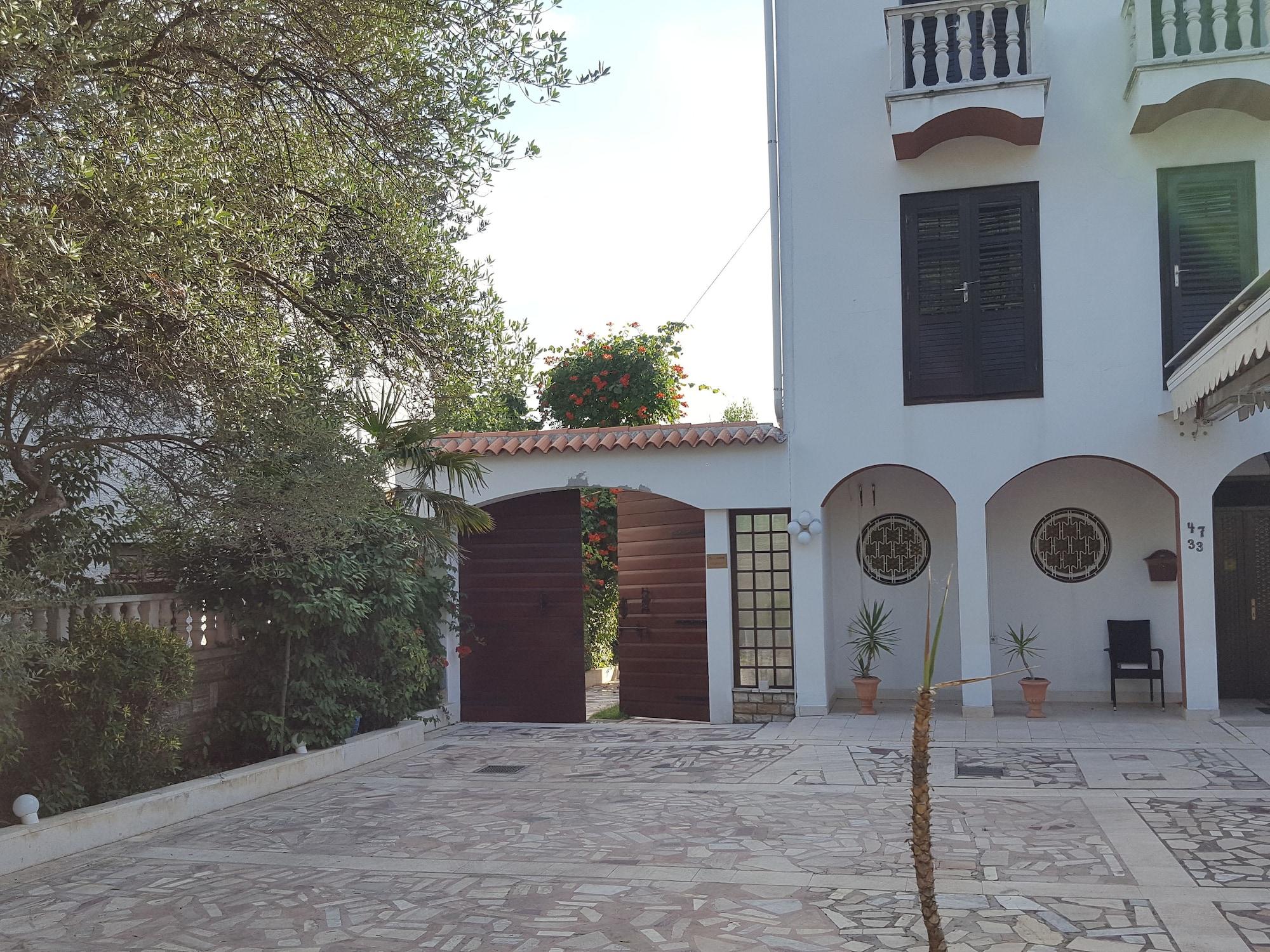 Vista Exterior Villa Ines - Annex