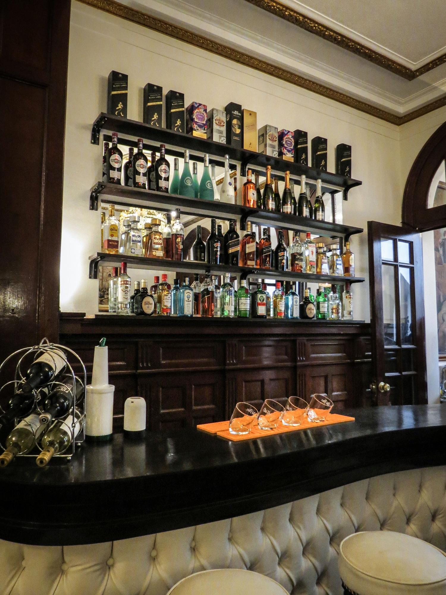 Bar/Salón Hotel Virreynal by Maysa