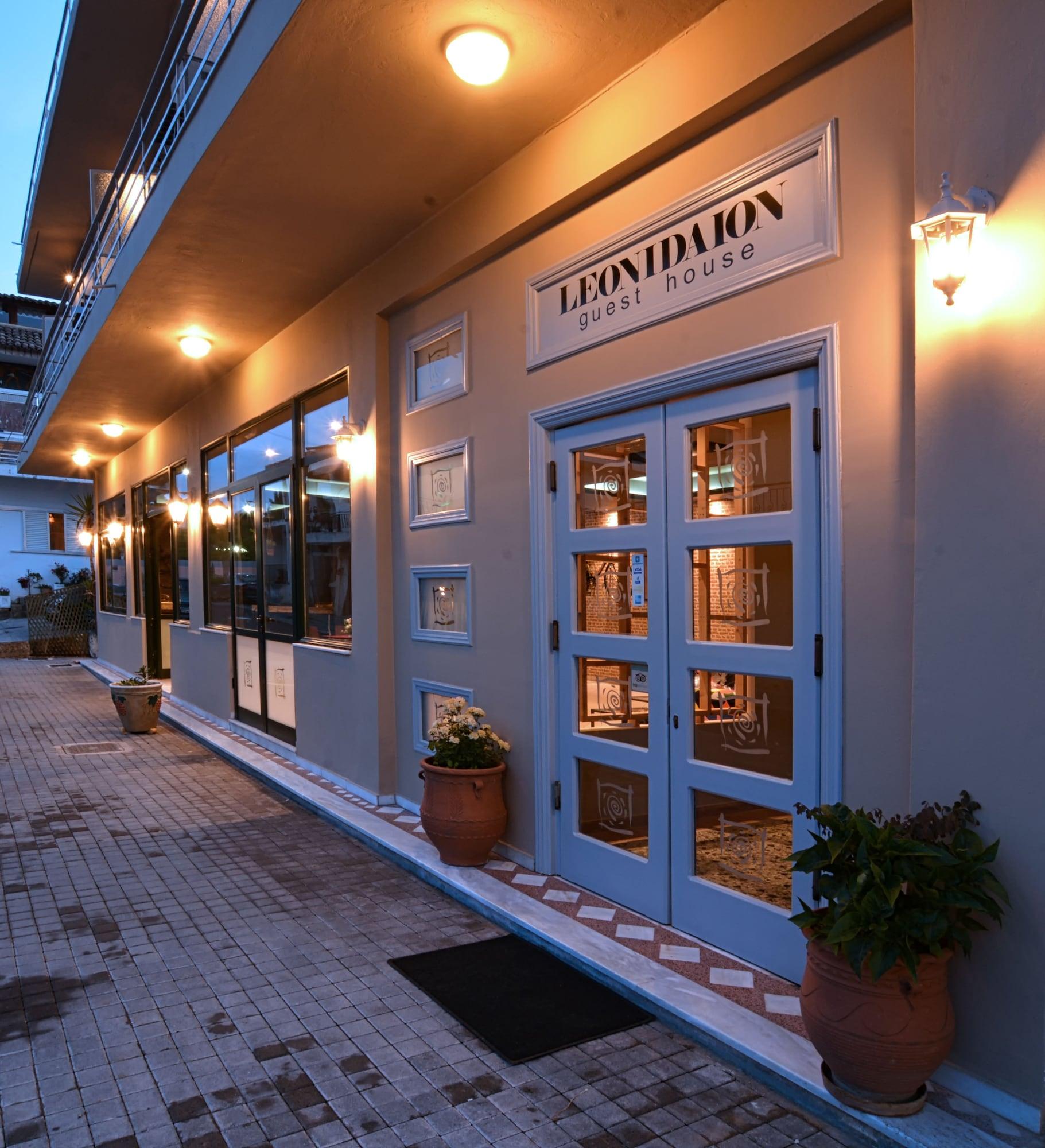 Vista Exterior Leonidaion Guest House