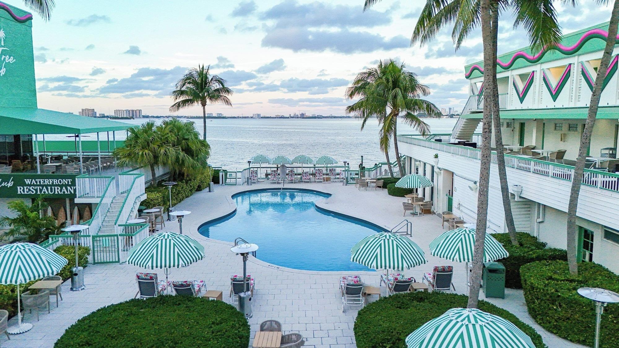 Vista Exterior Palm Tree Club Miami Hotel