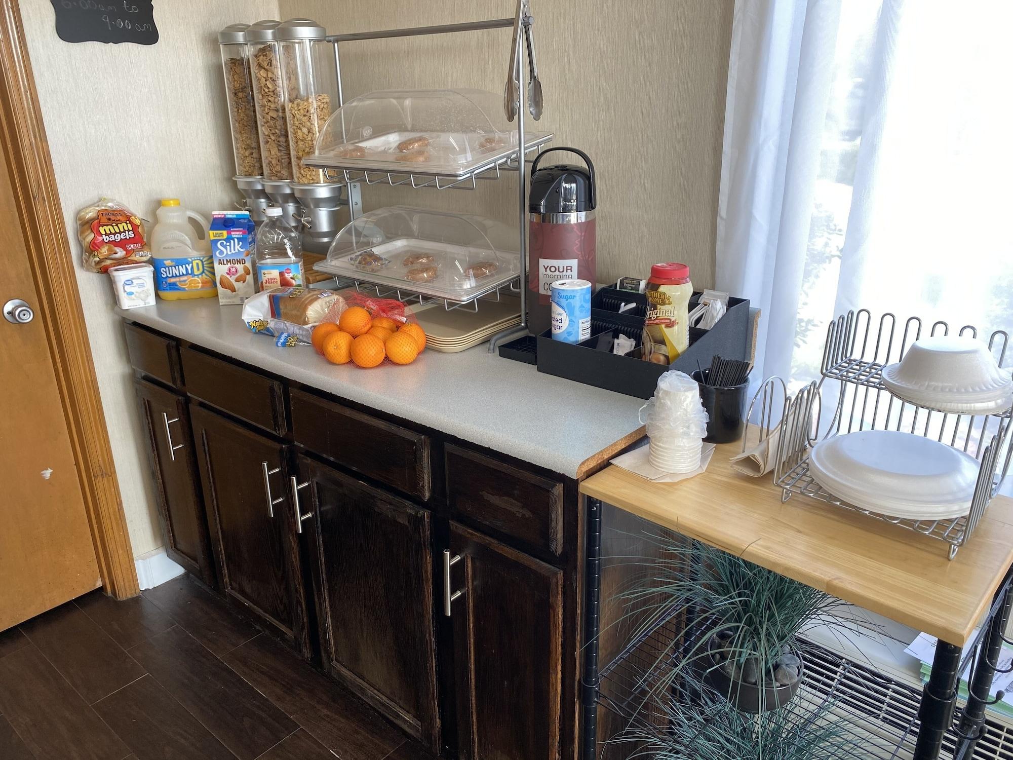 Restaurant Budget Host Inn Baxley
