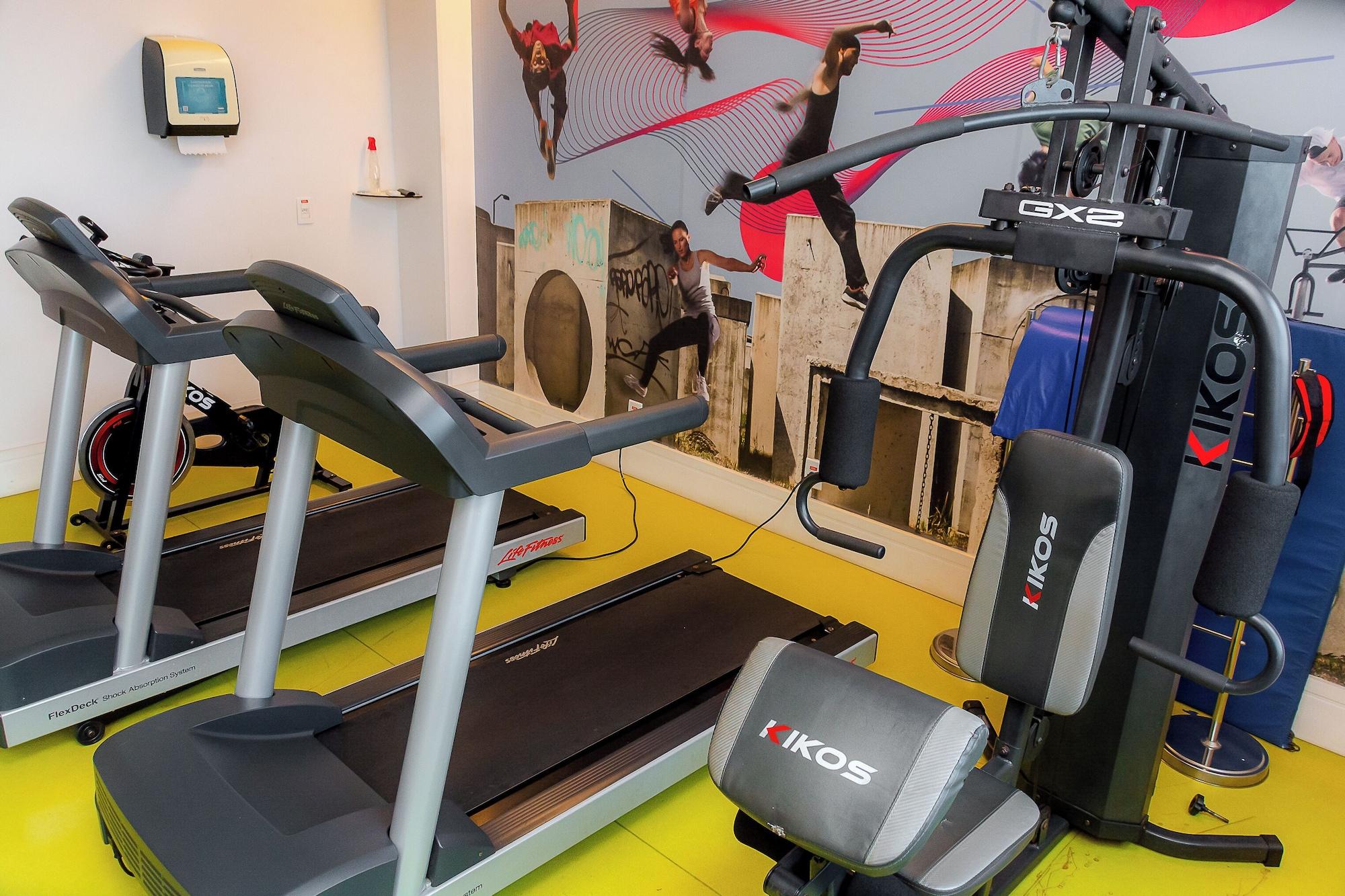 Gimnasio Golden Tower Shopping by Fênix Hotéis