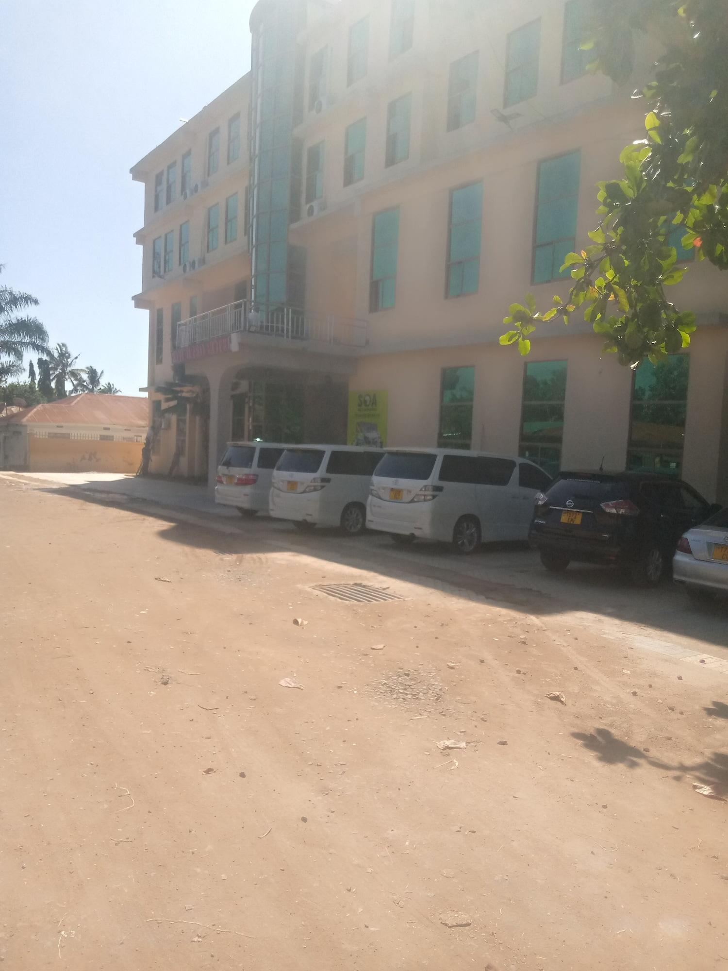 Varios FAVOURED HOTEL