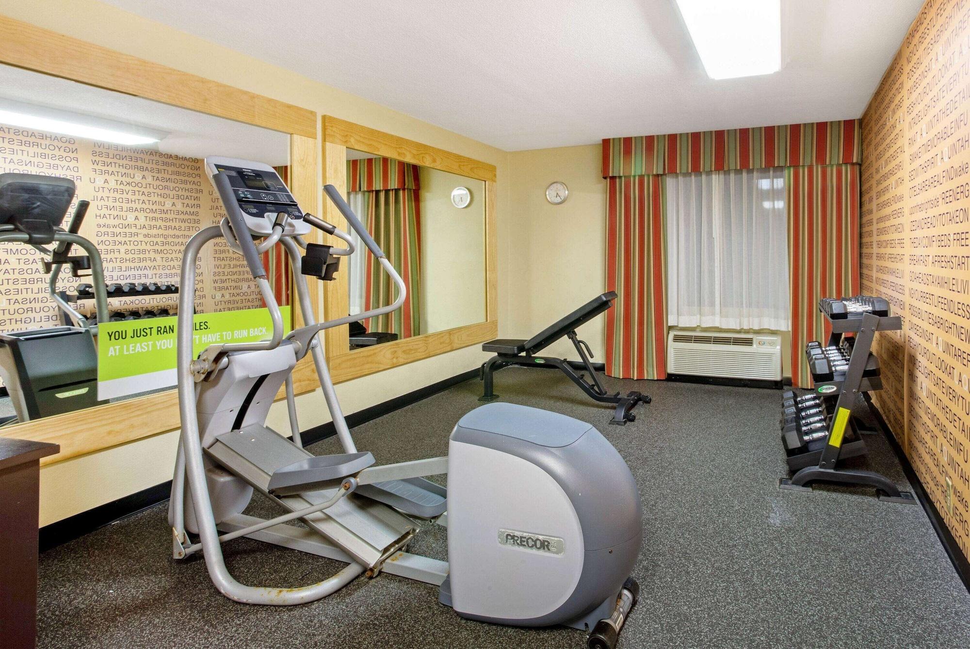 Gimnasio La Quinta Inn & Suites by Wyndham Williamsburg Historic Area