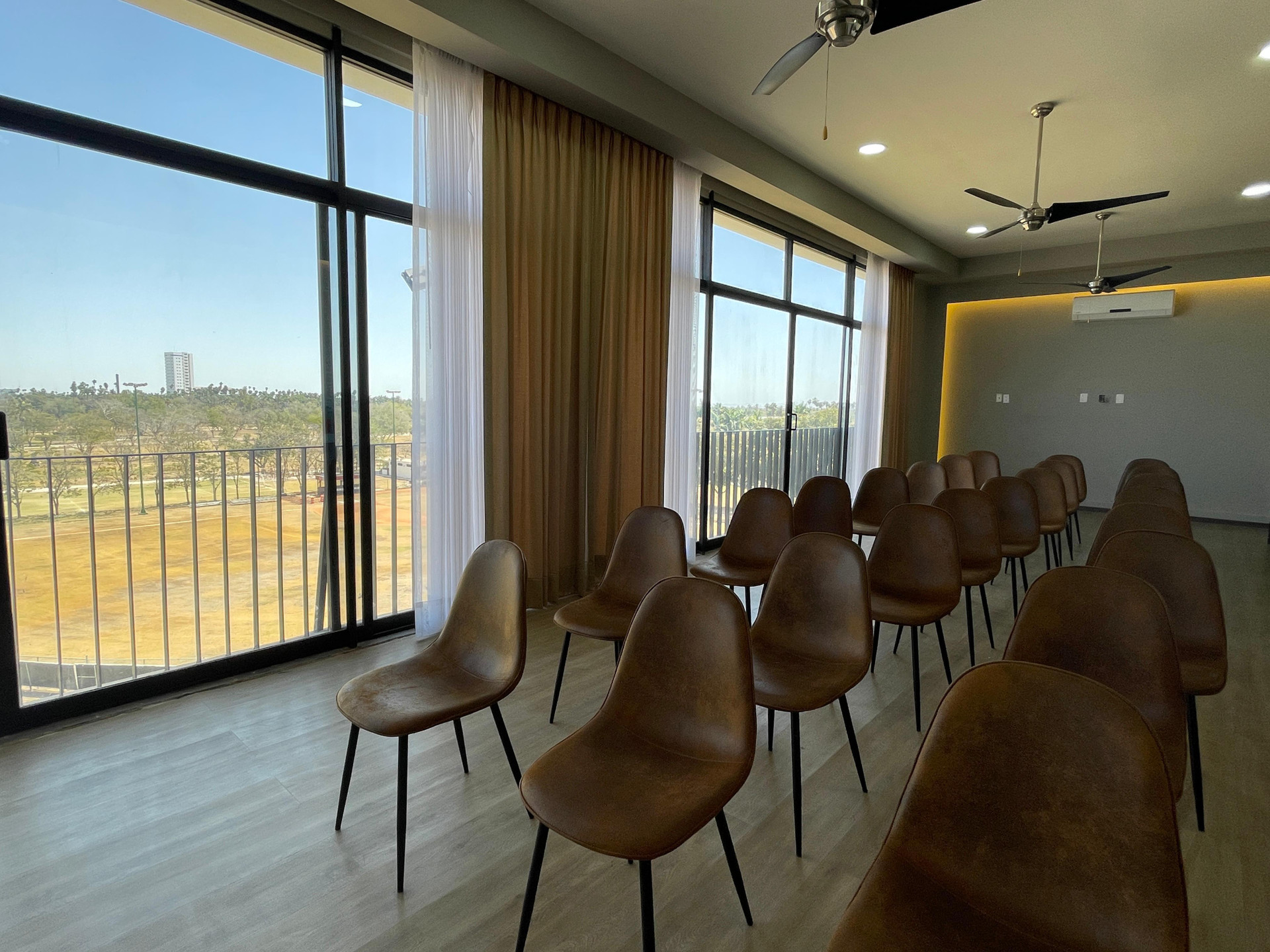 Centro de Negocios Esplendor By Wyndham