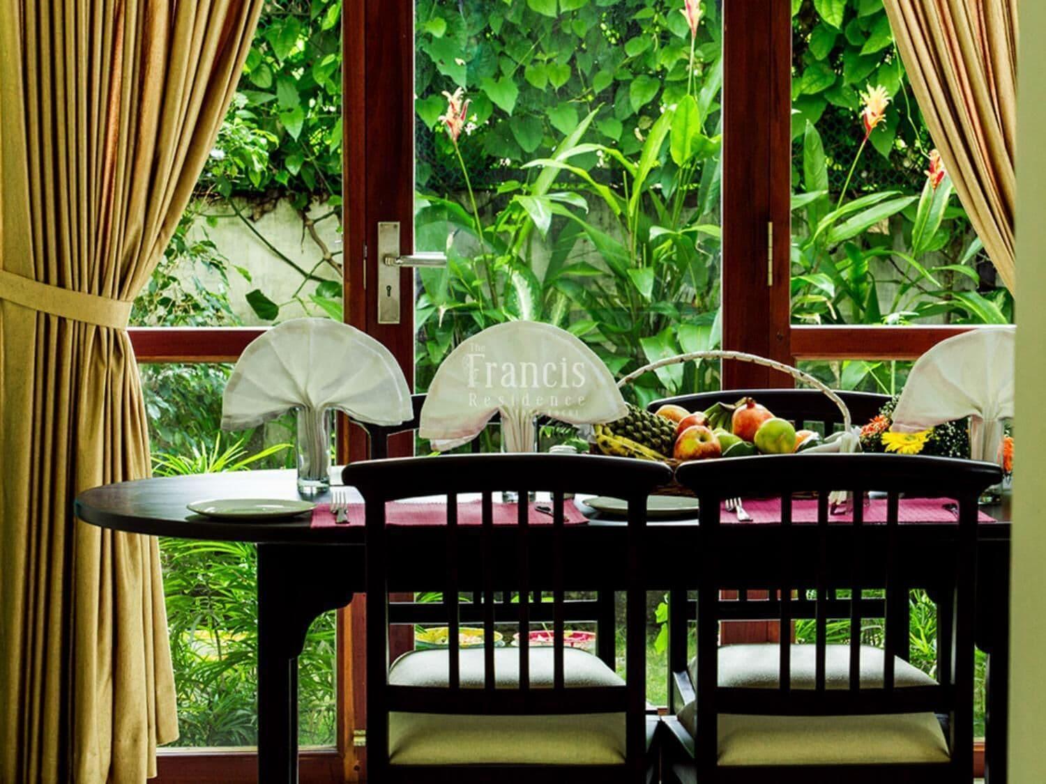 Restaurant The Francis Residence