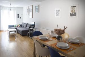 Alquiler Vacacional - 100 m2 apartment in quiet street above the historic district, two minutes from everything