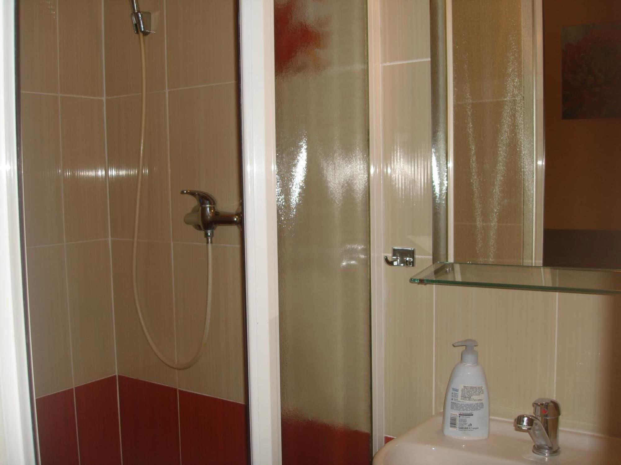 Equipamiento de Habitación Pension Easy Journey