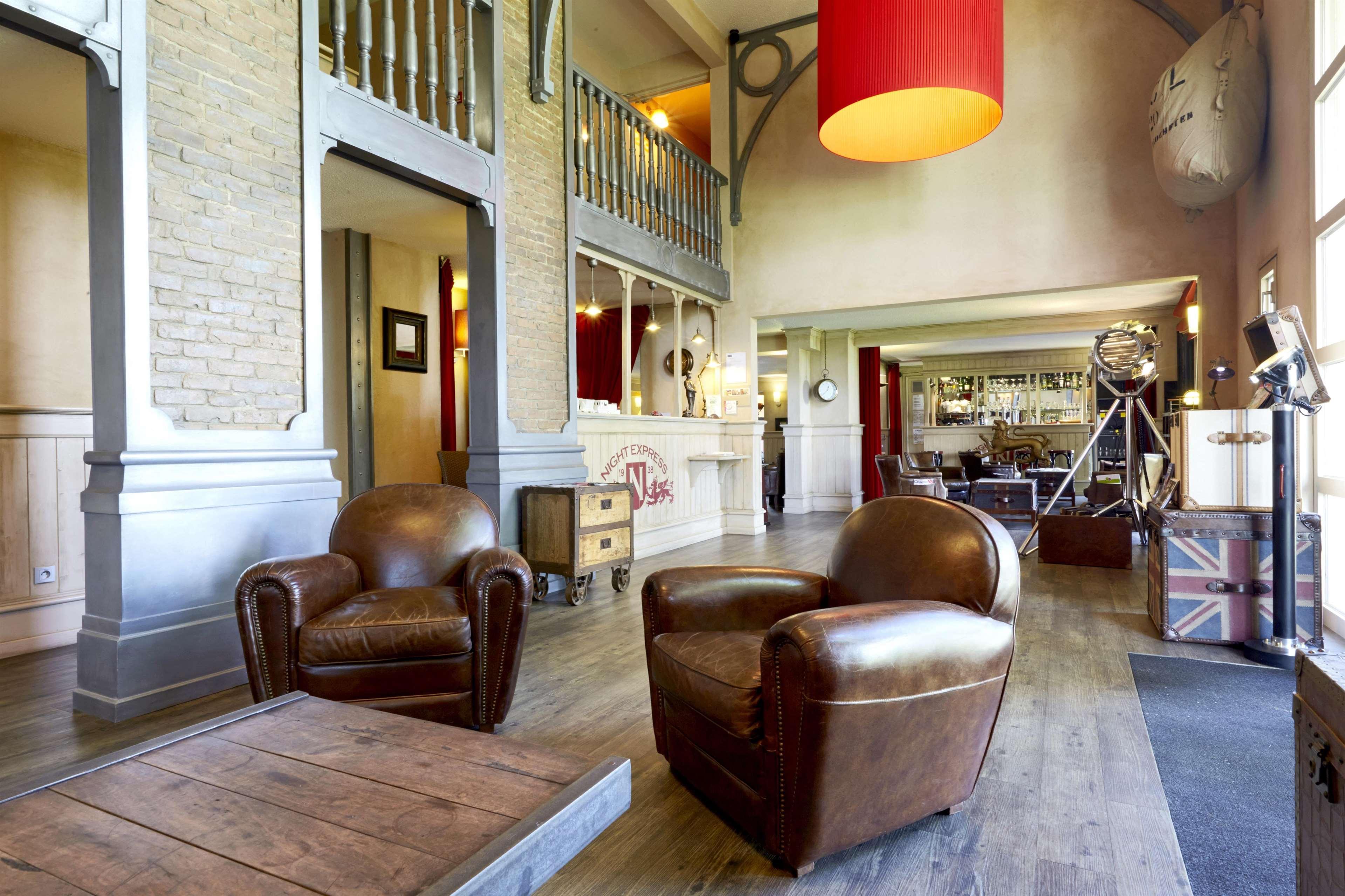 Bar/Salón Kyriad Cholet