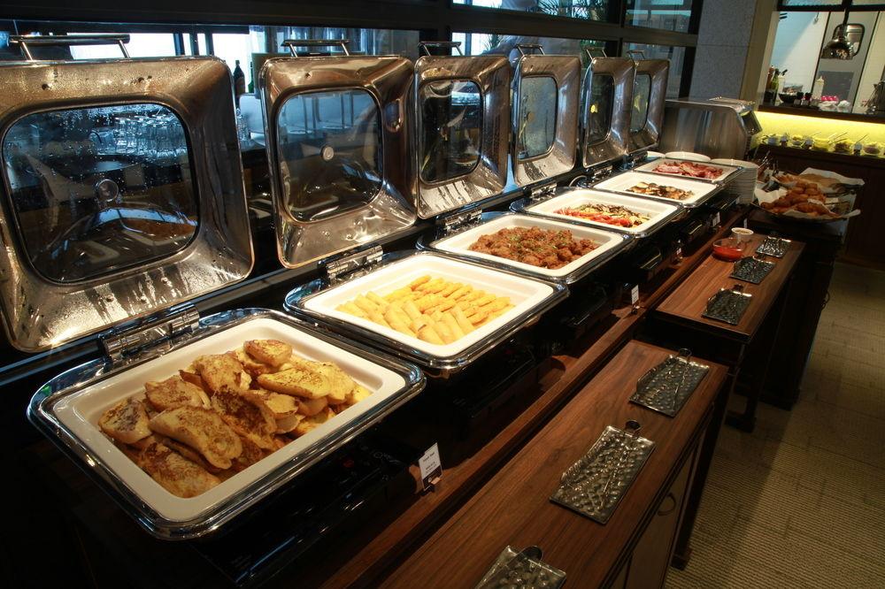 Restaurant Solaria Nishitetsu Hotel Seoul Myeongdong