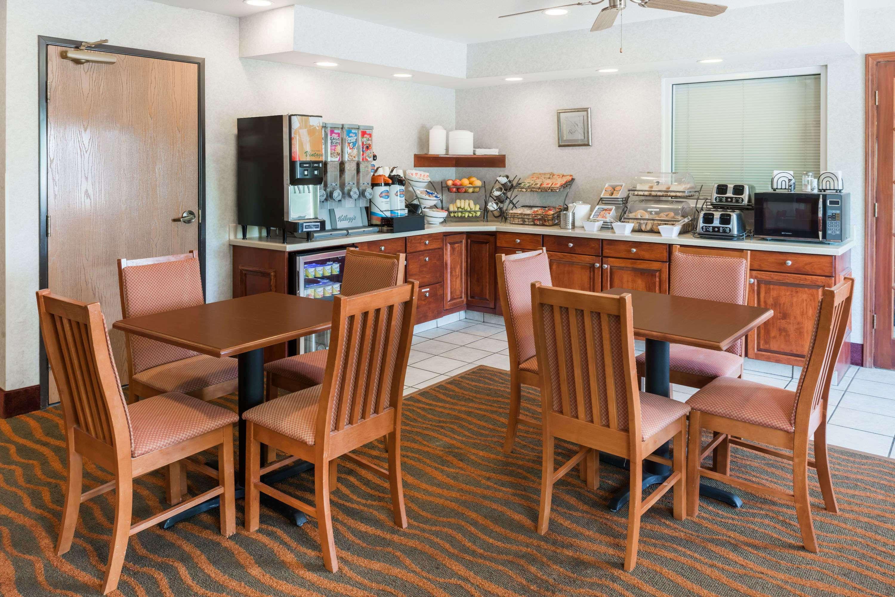 Restaurant Baymont by Wyndham Rolla