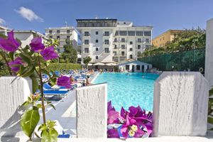 Alojamiento - Grand Hotel Flora
