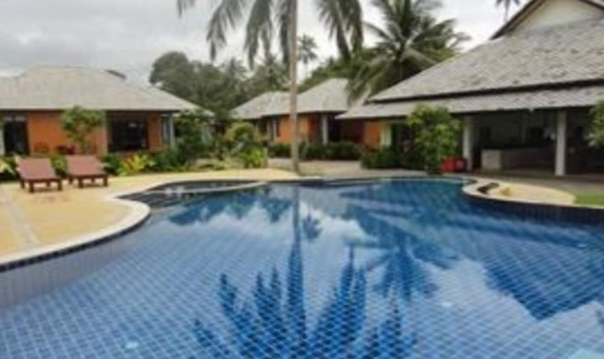 Varios Khanom Sunrise Beach Hotel
