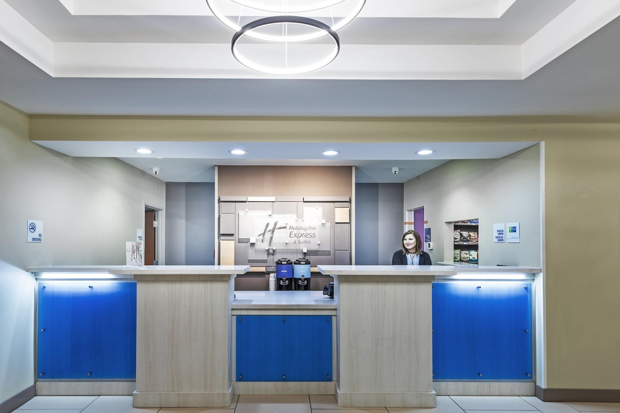 Vista Exterior Holiday Inn Express Hotel and Suites Pryor by IHG