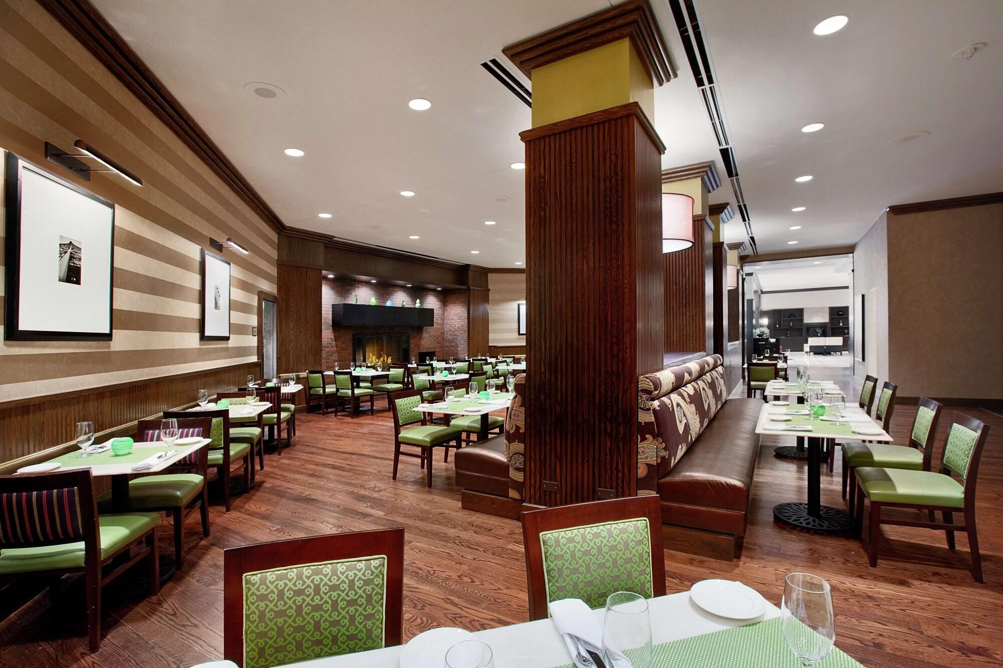 Restaurant Hilton Rosemont Chicago O'Hare