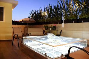 Alquiler Vacacional - Jorge Negrete Room. Independent access with private bathroom and common terrace.