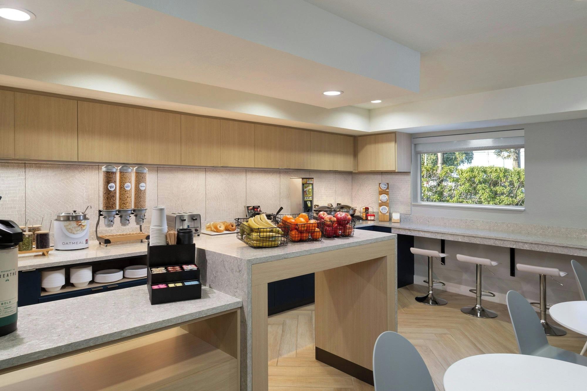 Restaurant TownePlace Suites by Marriott Ft Lauderdale West (Newly Renovated)
