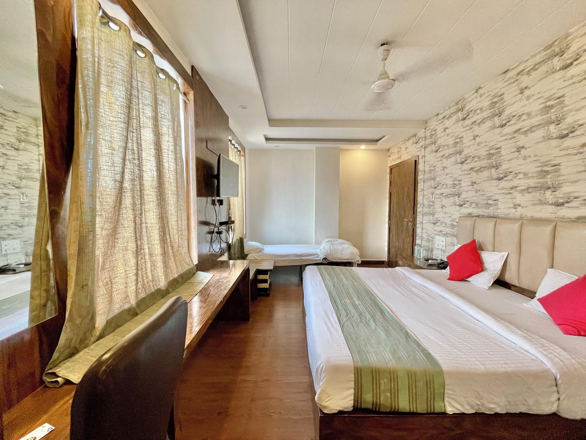 Habitación Hotel Janaki - near Ghats & Temples