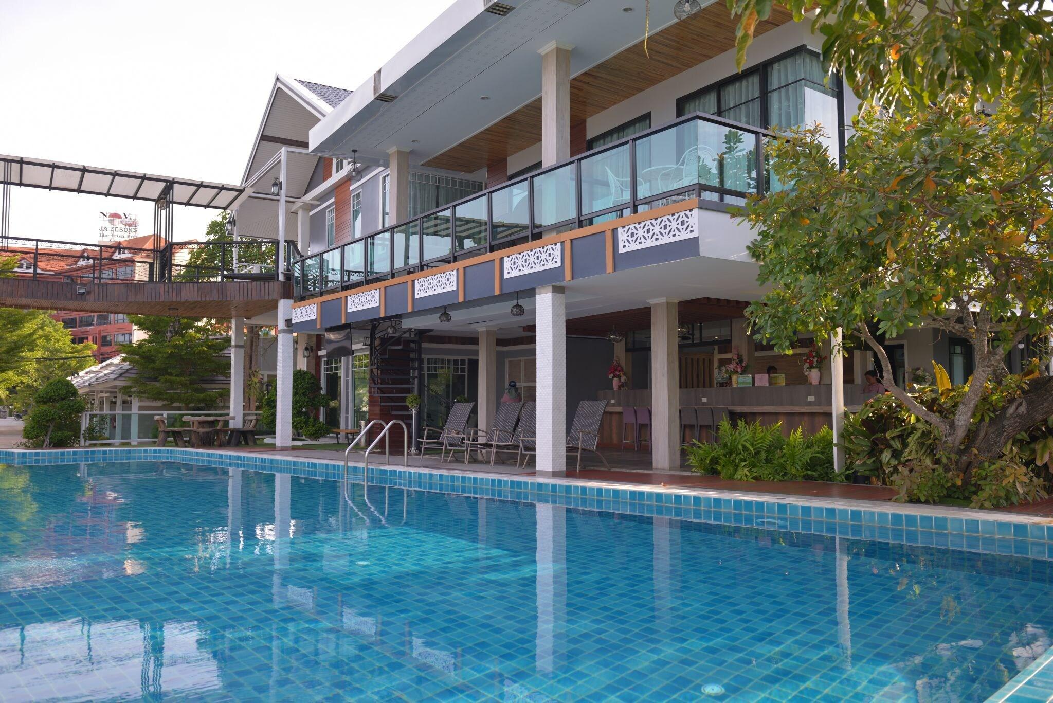 Bar/Salón The Tamnan Pattaya Hotel & Resort