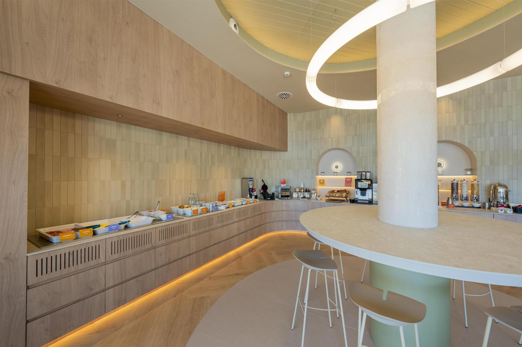 Restaurant Hampton By Hilton Alicante Airport